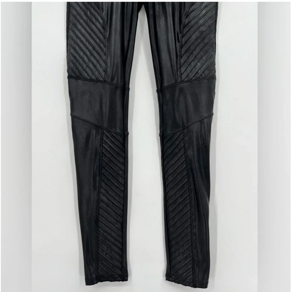 EUC SPANX BLACK MOTO FAUX LEATHER LEGGINGS SIZE LARGE